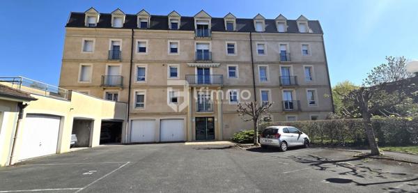 Bel appartement en centre ville avec terrasse, balcon et jardin!