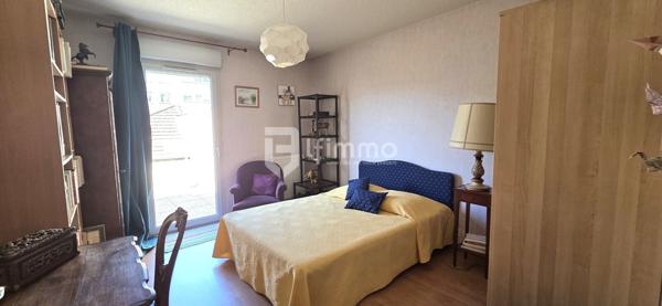 Bel appartement en centre ville avec terrasse, balcon et jardin!