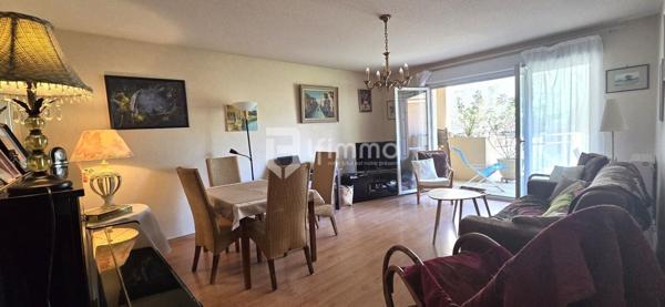 Bel appartement en centre ville avec terrasse, balcon et jardin!