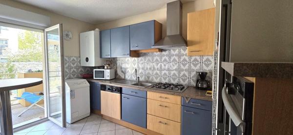 Bel appartement en centre ville avec terrasse, balcon et jardin!