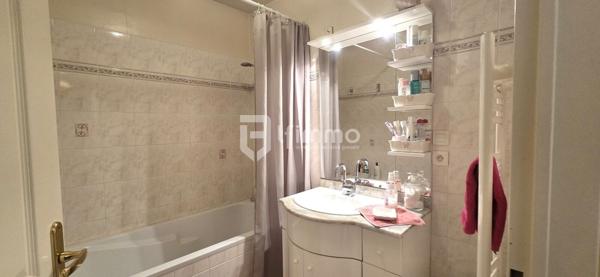 Bel appartement en centre ville avec terrasse, balcon et jardin!