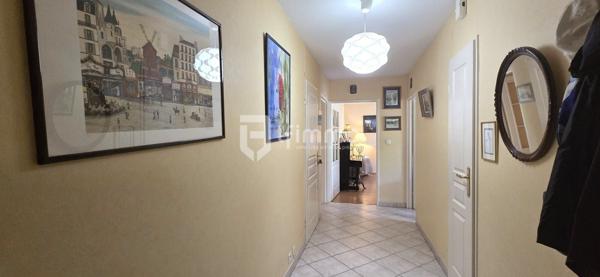 Bel appartement en centre ville avec terrasse, balcon et jardin!