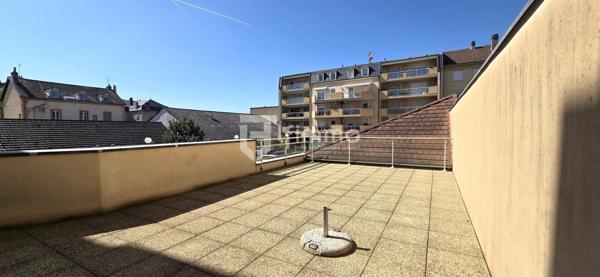 Bel appartement en centre ville avec terrasse, balcon et jardin!