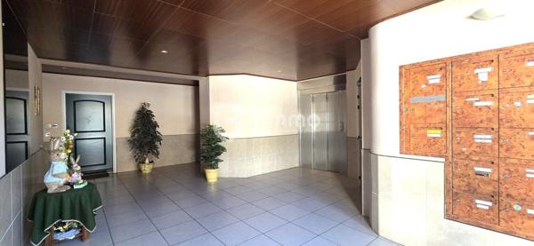 Bel appartement en centre ville avec terrasse, balcon et jardin!