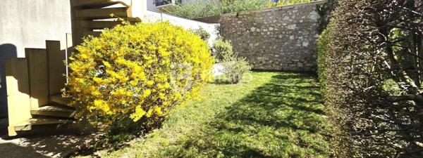 Bel appartement en centre ville avec terrasse, balcon et jardin!