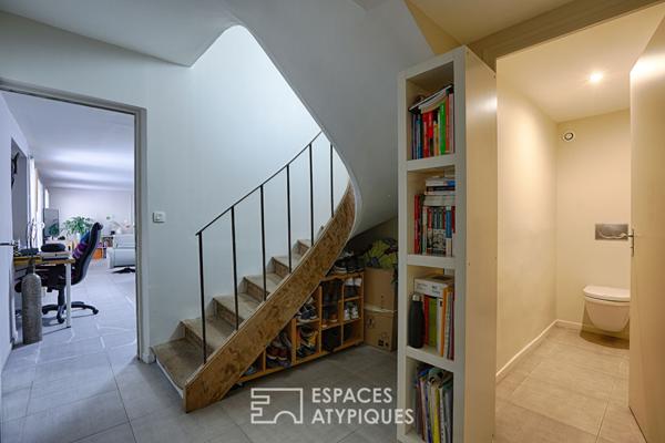 Triplex confidentiel sur cour esprit maison