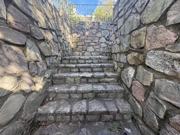 Maison individuelle deux garages 800 m2 jardin NIMES Travaux Kennedy