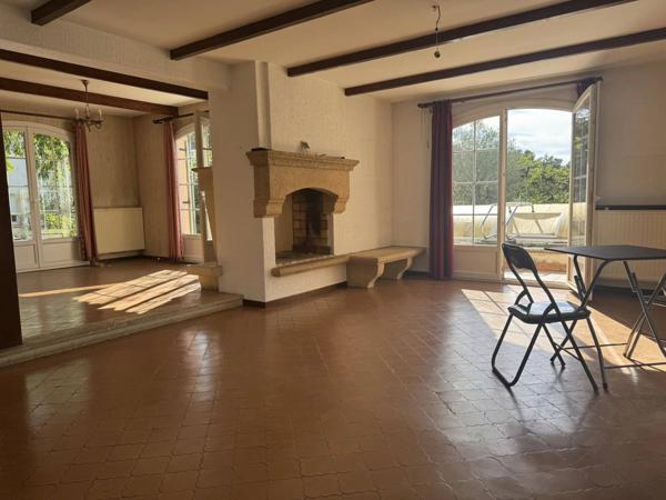 Maison individuelle deux garages 800 m2 jardin NIMES Travaux Kennedy