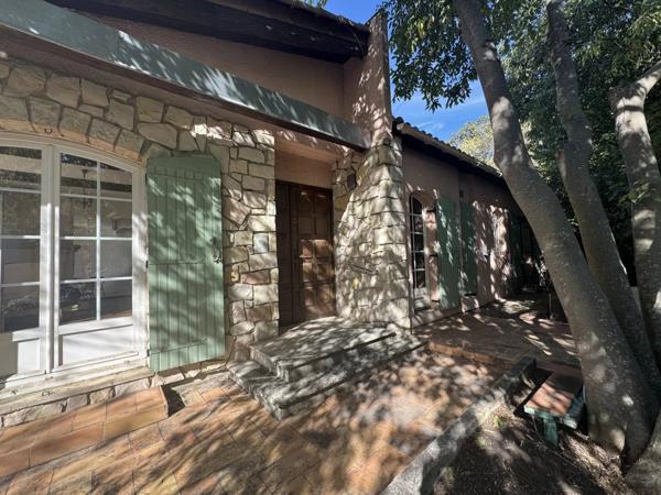 Maison individuelle deux garages 800 m2 jardin NIMES Travaux Kennedy