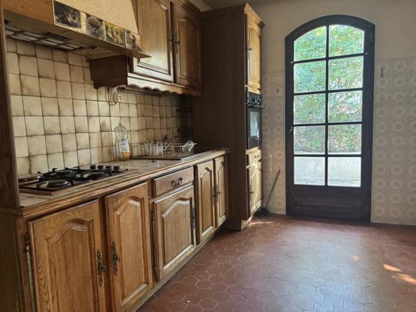 Maison individuelle deux garages 800 m2 jardin NIMES Travaux Kennedy