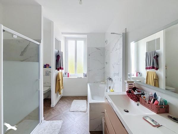 Maison à vendre 274 000 € Tonneins 6 p 240 m² DPE B