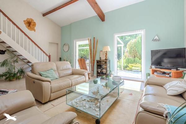 Maison à vendre |  Saint-Jean-d'Illac |  6 pièces | 145 m²