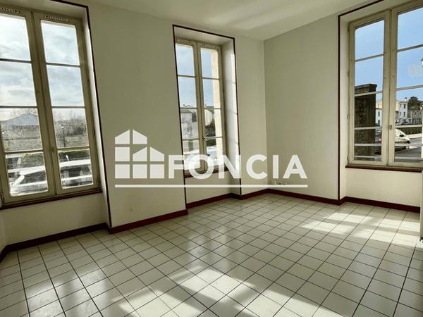 Location Appartement 3 pièces 53.61 m² - 9 QUAI METAYER Niort 79000