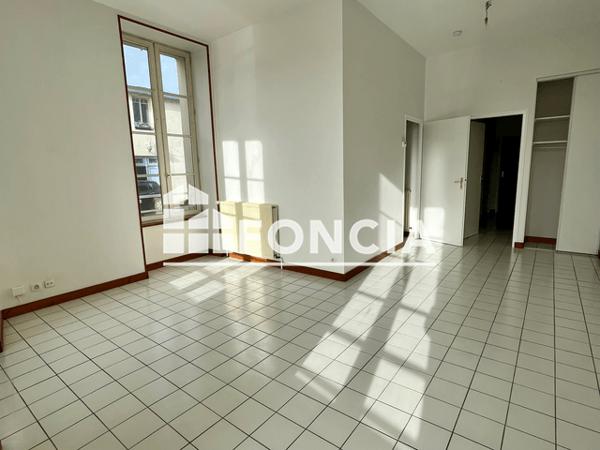 Location Appartement 3 pièces 53.61 m² - 9 QUAI METAYER Niort 79000