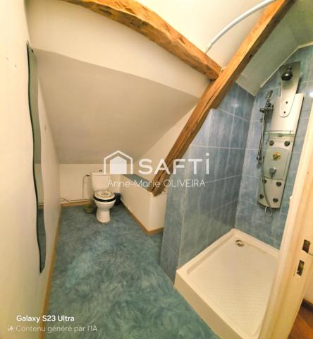 Maison 6 pièces avec 4 chambres, Véranda 30m2 et grande pièce de vie sur un terrain de 1177m2 avec dépendances.