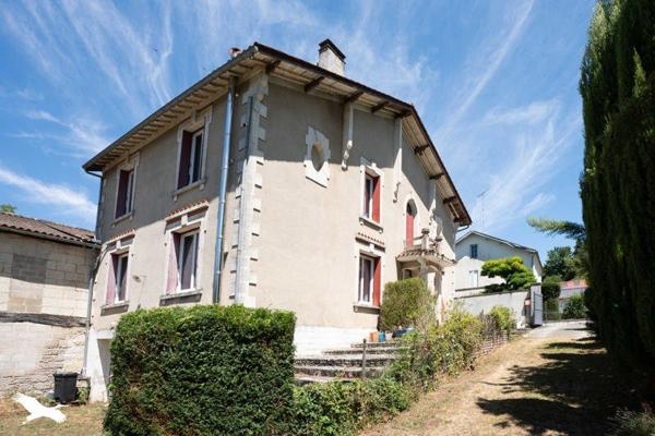 Maison à vendre 250 275 € Montguyon 12 p 228 m² DPE D