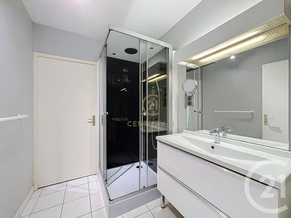 Appartement F2 à vendre  2 pièces - 49,04 m 2   LYON  - 69008