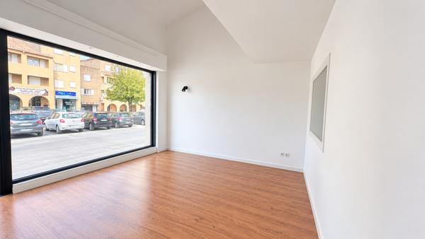 A LOUER - LOCAL COMMERCIALE - LUCCIANA 20290