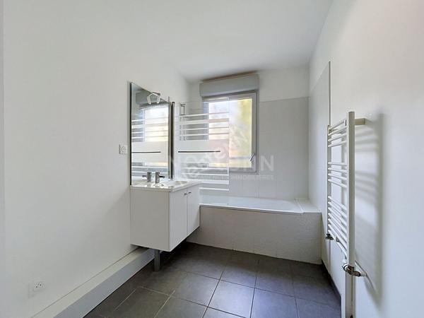 Appartement T3 à louer - Nantes Pont du Cens - 2 chambres, balcon - stationnement.