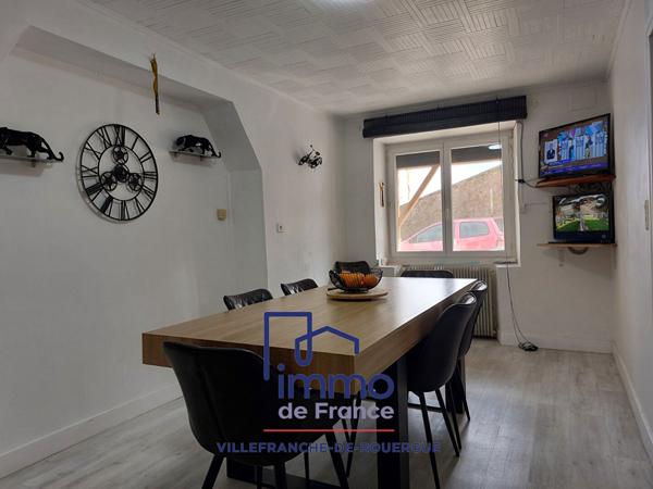 Corps de ferme sur 2ha22de terrain proche Rieupeyroux