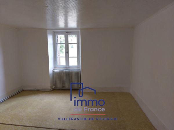 Corps de ferme sur 2ha22de terrain proche Rieupeyroux