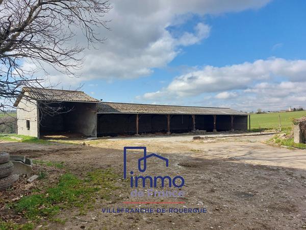 Corps de ferme sur 2ha22de terrain proche Rieupeyroux