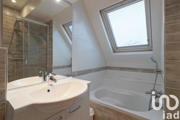 House for sale 8 rooms 188 m² Rueil-Malmaison