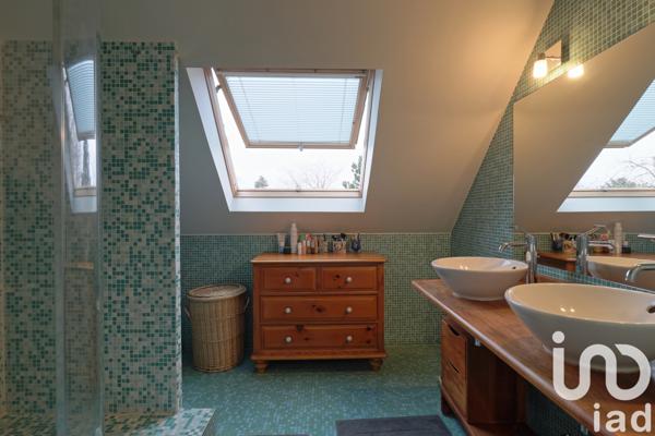 House for sale 8 rooms 188 m² Rueil-Malmaison