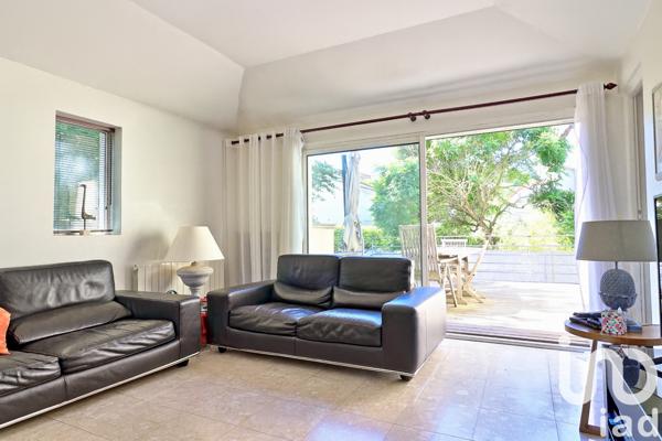 House for sale 8 rooms 188 m² Rueil-Malmaison