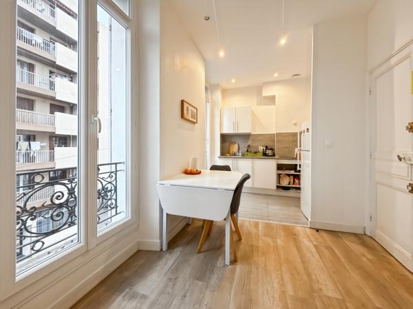 Marseille (13005) T2 lumineux – Bon état – Proximité Hôpital Timone / Tramway