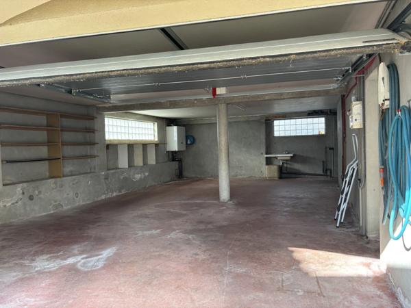 LA TURBALLE - MAISON DE VILLE - CENTRE VILLE - TOUT A PIED - GRAND GARAGE - ESPACE DE STOCKAGE