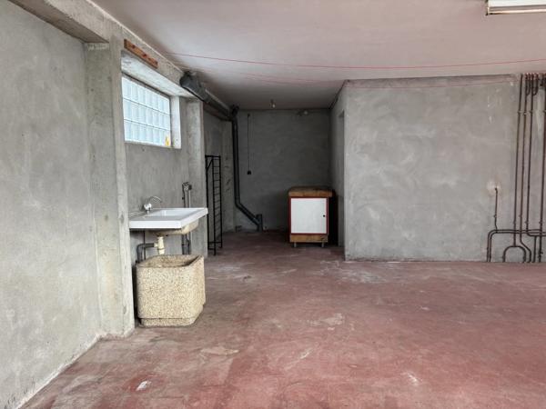 LA TURBALLE - MAISON DE VILLE - CENTRE VILLE - TOUT A PIED - GRAND GARAGE - ESPACE DE STOCKAGE