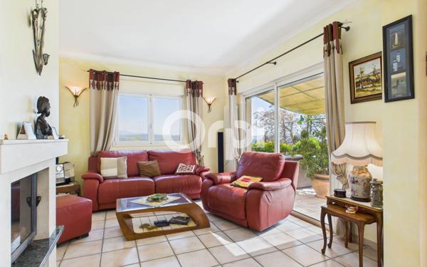 Maison à vendre    6 pièces •  Mandelieu-la-Napoule