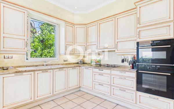 Maison à vendre    6 pièces •  Mandelieu-la-Napoule