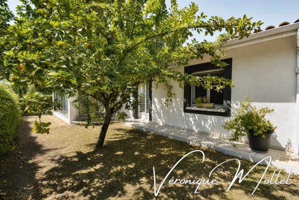 SAINTE-EULALIE – PLAIN-PIED, 3 CHAMBRES, BUREAU, PISCINE ET DOUBLE GARAGE