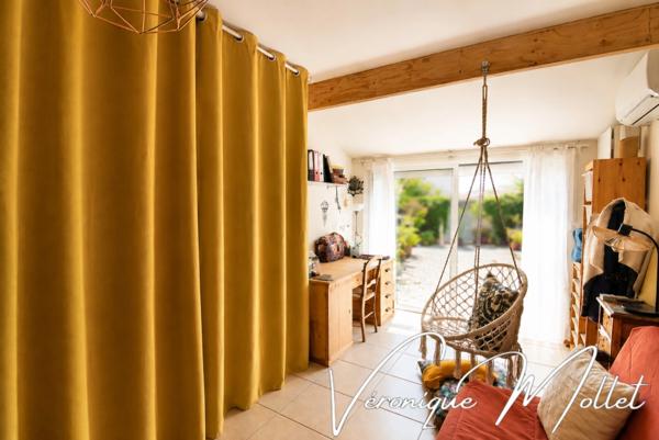 SAINTE-EULALIE – PLAIN-PIED, 3 CHAMBRES, BUREAU, PISCINE ET DOUBLE GARAGE