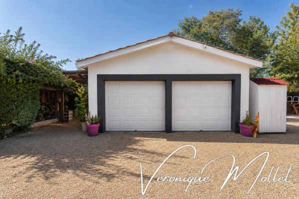 SAINTE-EULALIE – PLAIN-PIED, 3 CHAMBRES, BUREAU, PISCINE ET DOUBLE GARAGE