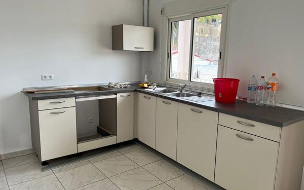 Appartement à louer    2 pièces •  Morne-à-l'Eau