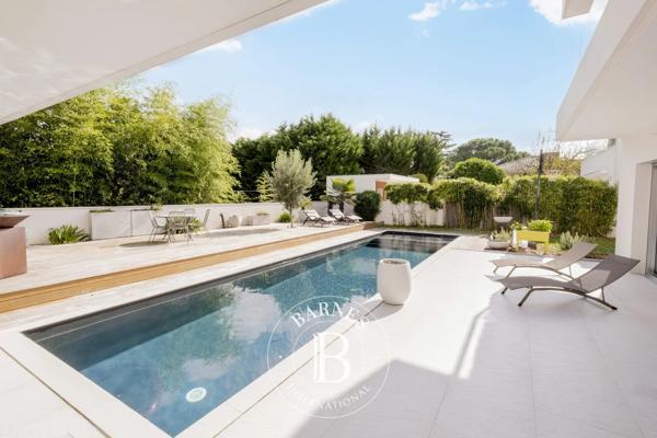 Mérignac, Maison 4 Chambres -  220 m² à vendre