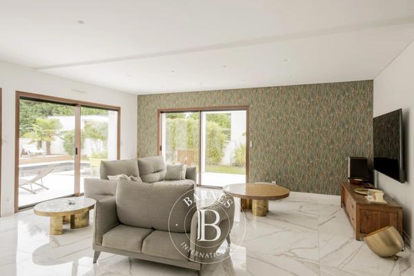 Mérignac, Maison 4 Chambres -  220 m² à vendre