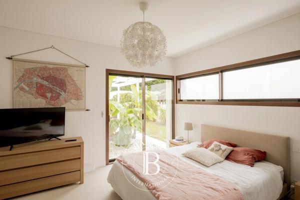 Mérignac, Maison 4 Chambres -  220 m² à vendre