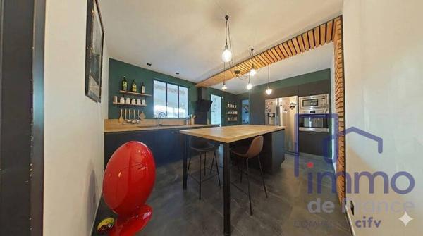 Maison 6 pièces                                        - 42390 Villars Réf : 2651-CIFVFOREZVELAY