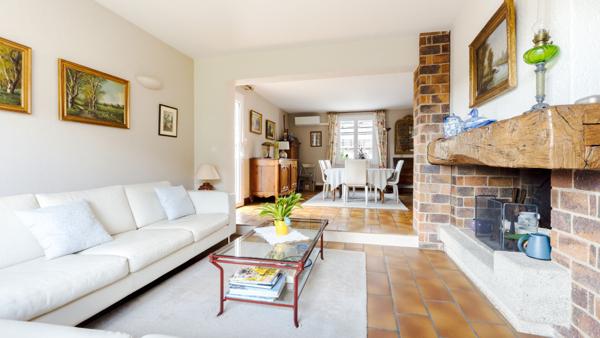 À VENDRE À POITIERS  Maison T7 200 m2