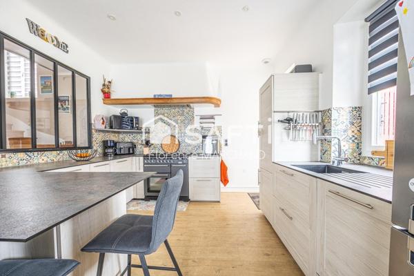 SUPERBE MAISON 4 CH GARAGE JARDIN PISCINE SPA