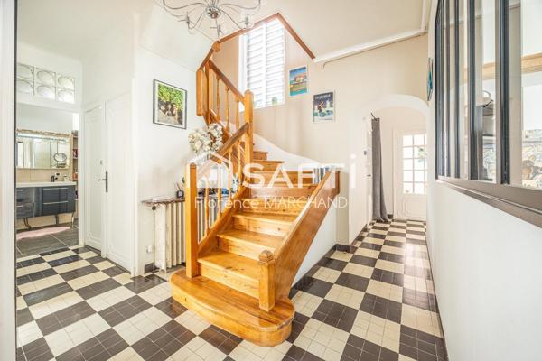 SUPERBE MAISON 4 CH GARAGE JARDIN PISCINE SPA