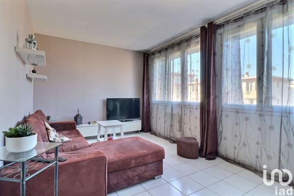 Appartement 3 pièces de 69 m² à Creil (60100)