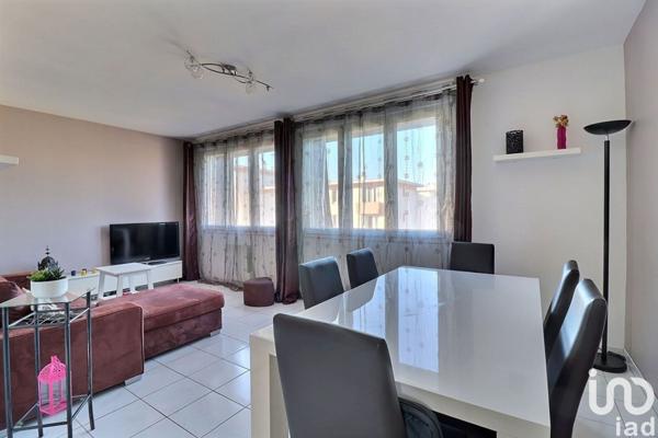 Appartement 3 pièces de 69 m² à Creil (60100)