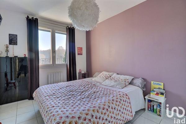 Appartement 3 pièces de 69 m² à Creil (60100)