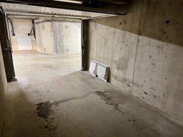 Garage - Parking à vendre à Cormontreuil dans la Marne (51350), ref : 51095/183