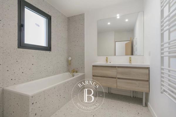Suresnes, Maison 4 Chambres -  161 m² à vendre
